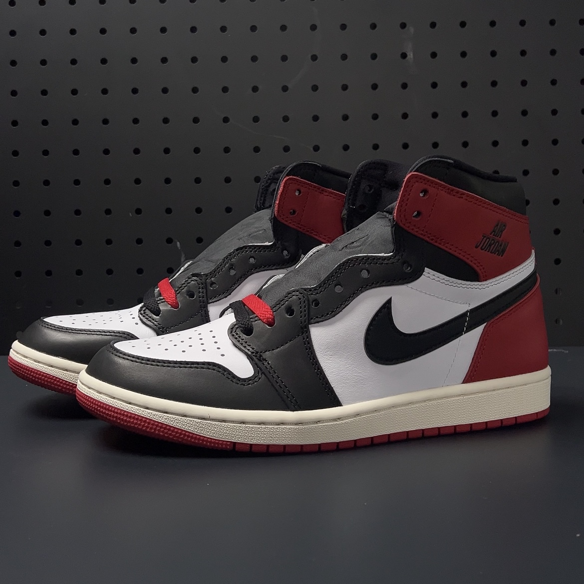 【LJR】Nike Air Jordan 1 Retro High OG "Black Toe Reimagined"（DZ5485-106）