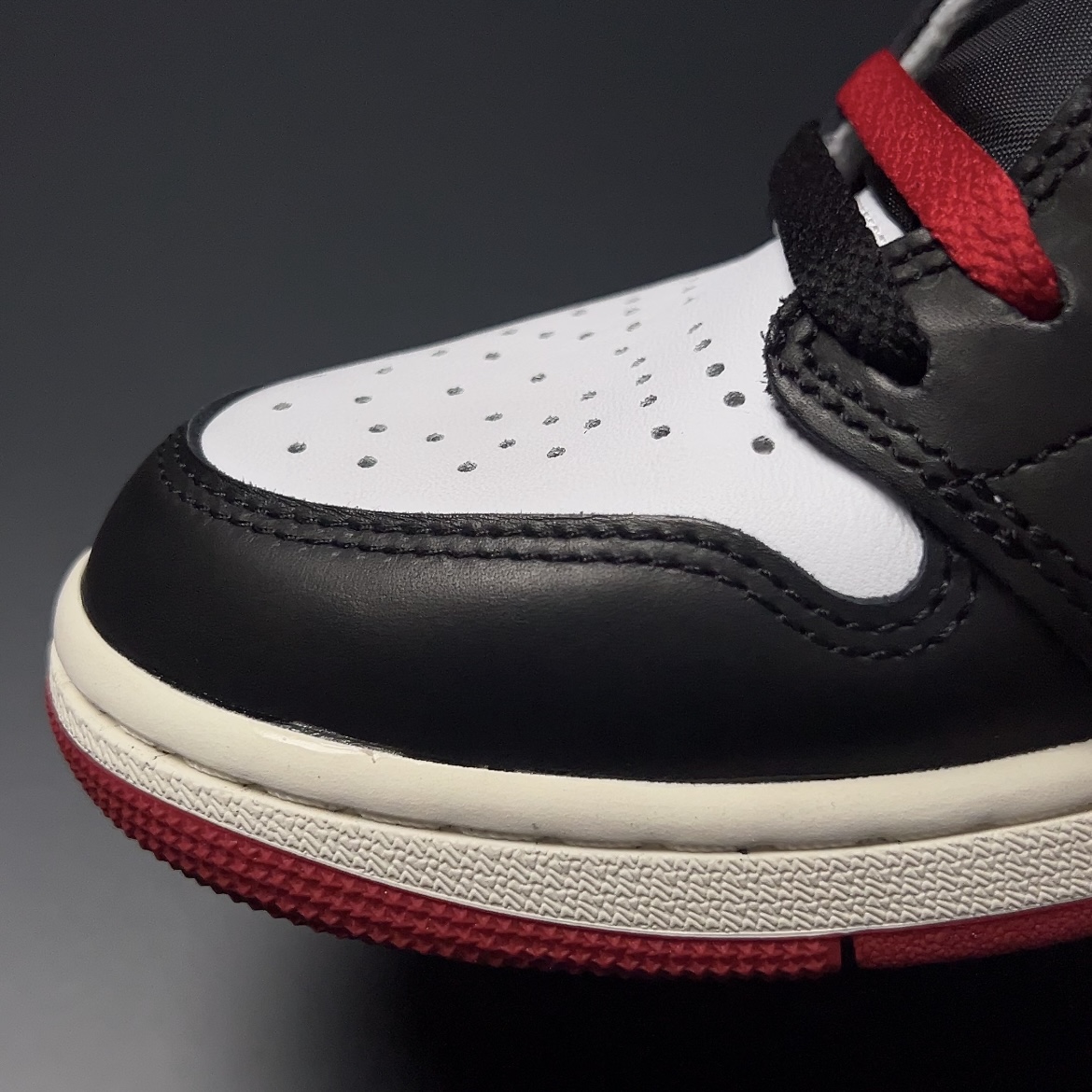 【LJR】Nike Air Jordan 1 Retro High OG "Black Toe Reimagined"（DZ5485-106）