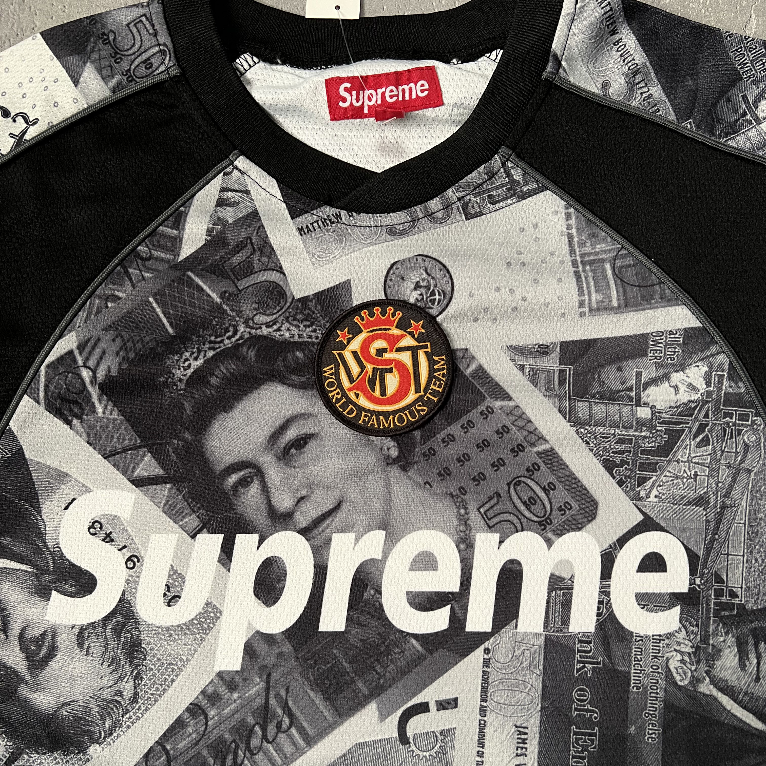 Supreme Pounds Soccer Jersey "Black"（SUP-FW25-033）