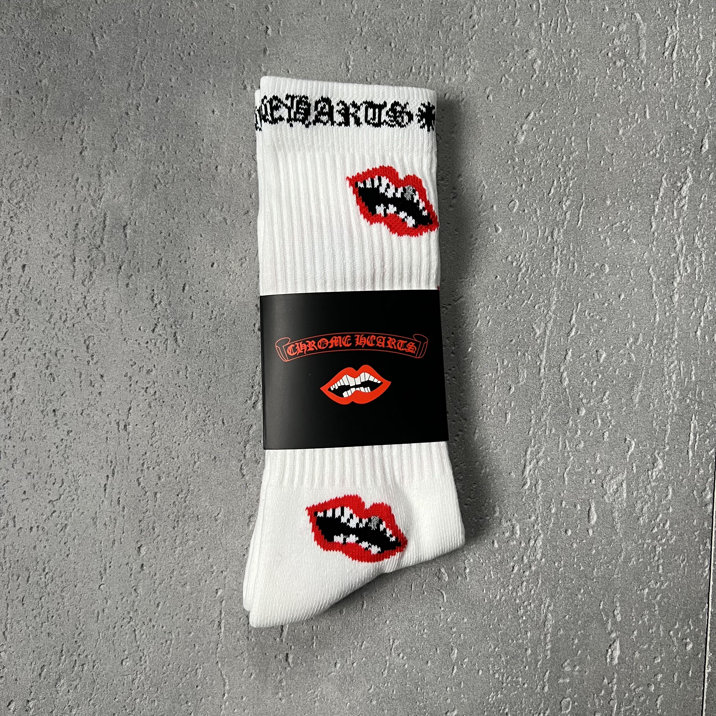 Chrome Heartsのソックス-赤い唇