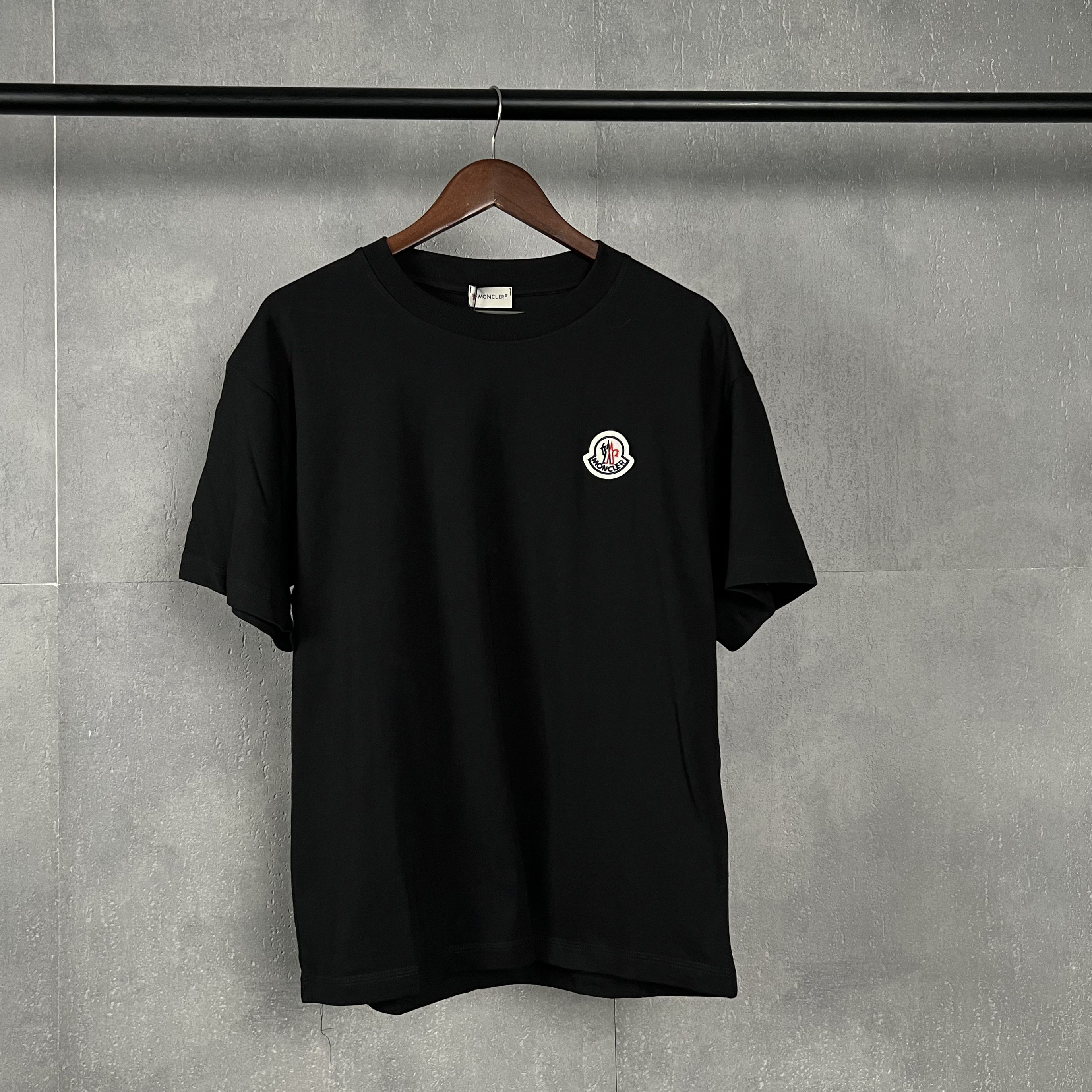 Moncler Logo Patch Pack  T-Shirt（J10918C00025829H83P3）