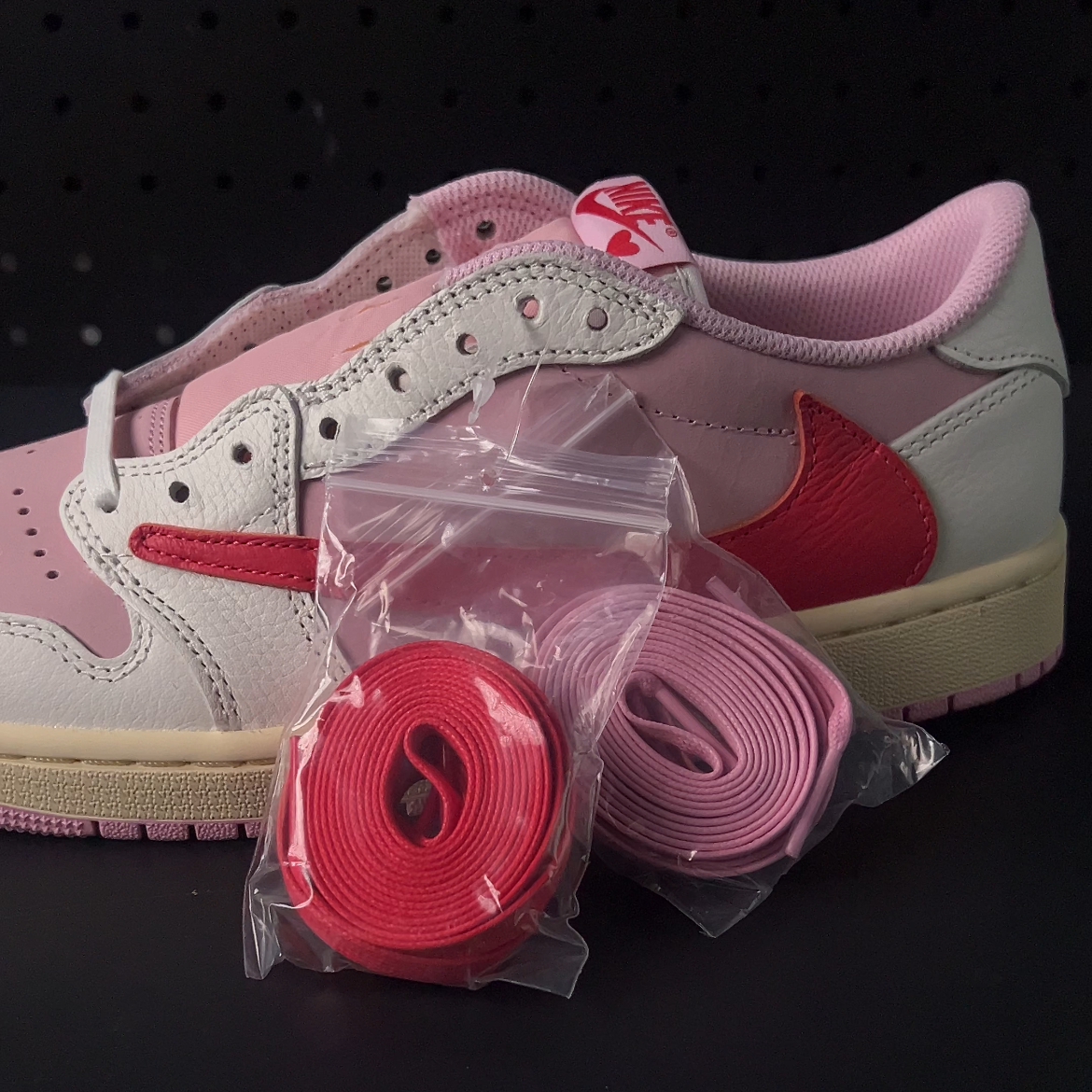 【LJR】Travis Scott × Nike Air Jordan 1 Low OG "Sail/Tropical Pink" (IQ7604-101)
