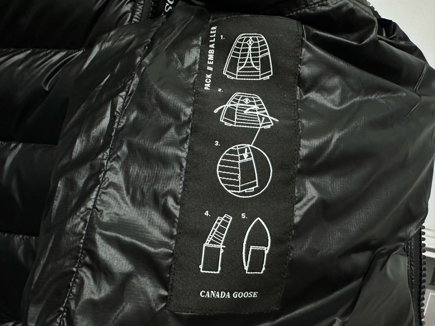 Canada Goose Crofton Vest Black（2229M-61）