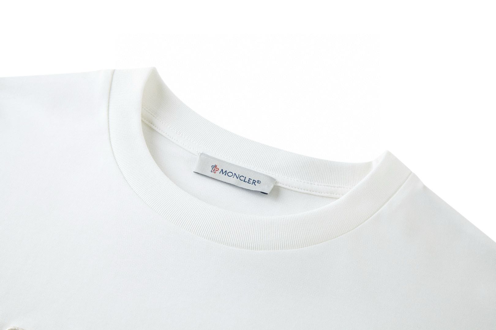 Moncler White Logo Cotton T-shirt（K10918C0001189AJS034）