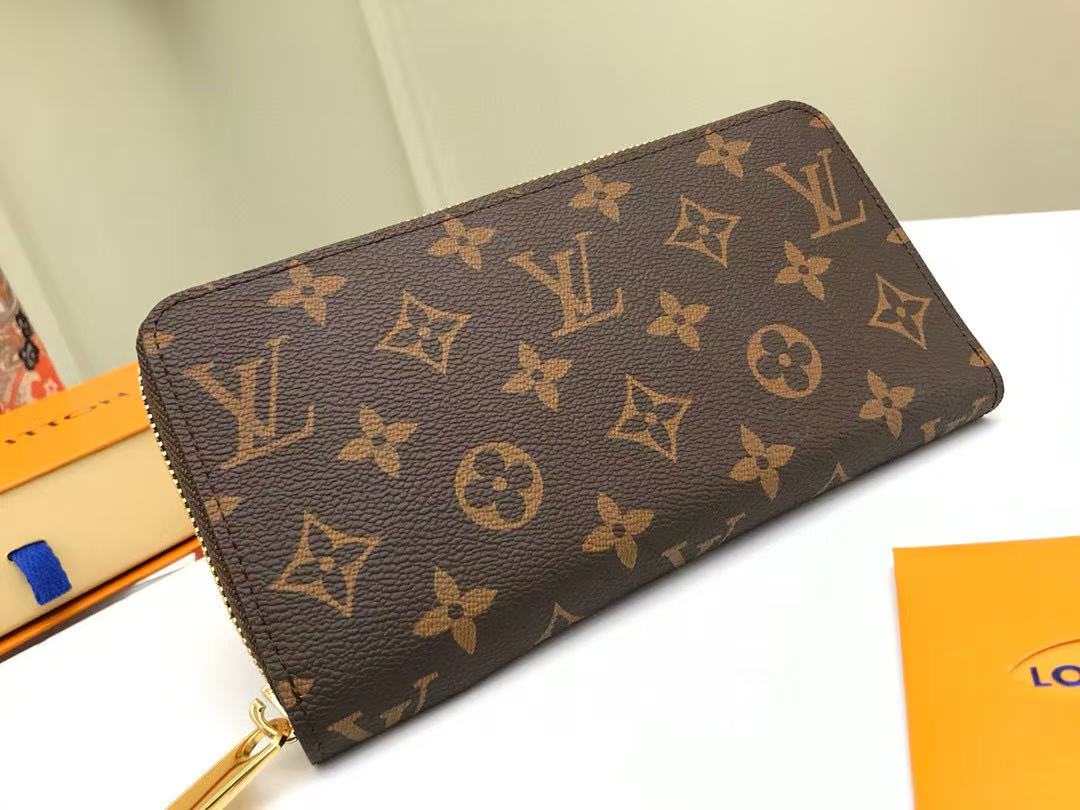Louis Vuitton Zippy Wallet (M42616)