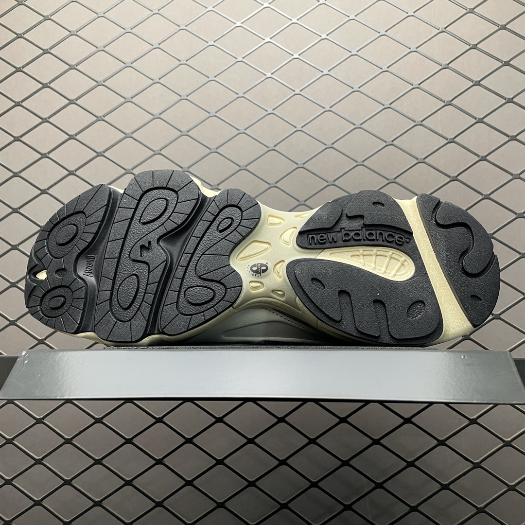 New Balance 1000 レザースニーカー(27TDEF38)