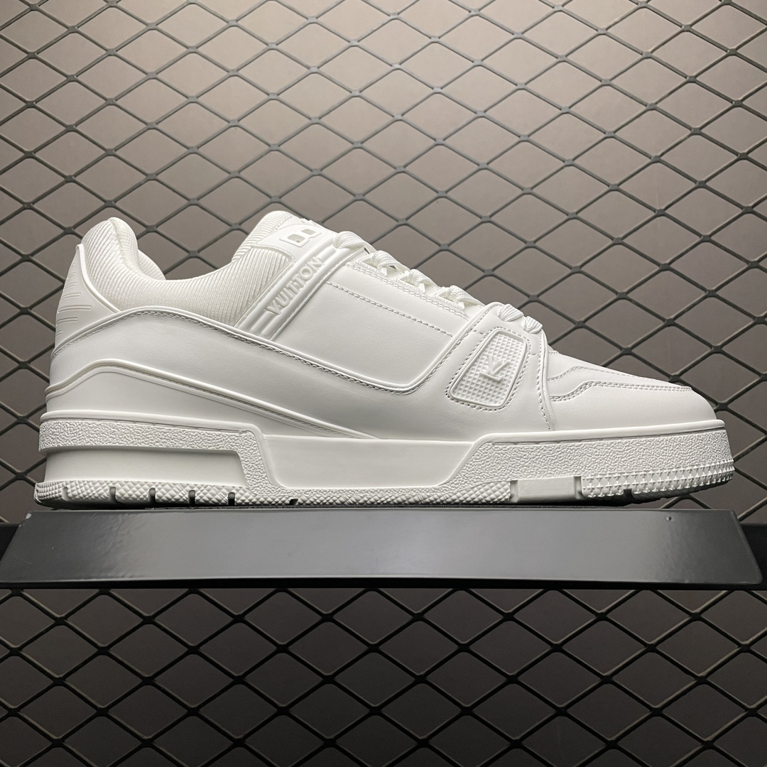 Louis Vuitton trainer sneakers （1AC29J）