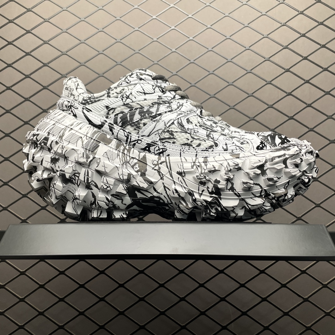 BALENCIAGA BOUNCER EXTREME Graffiti Sneakers（685613W2RG19010）