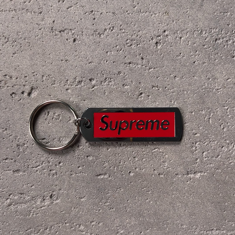 Supreme Box Logo Metal Plate Keychain（SUP-FW24-WEEK3-221）