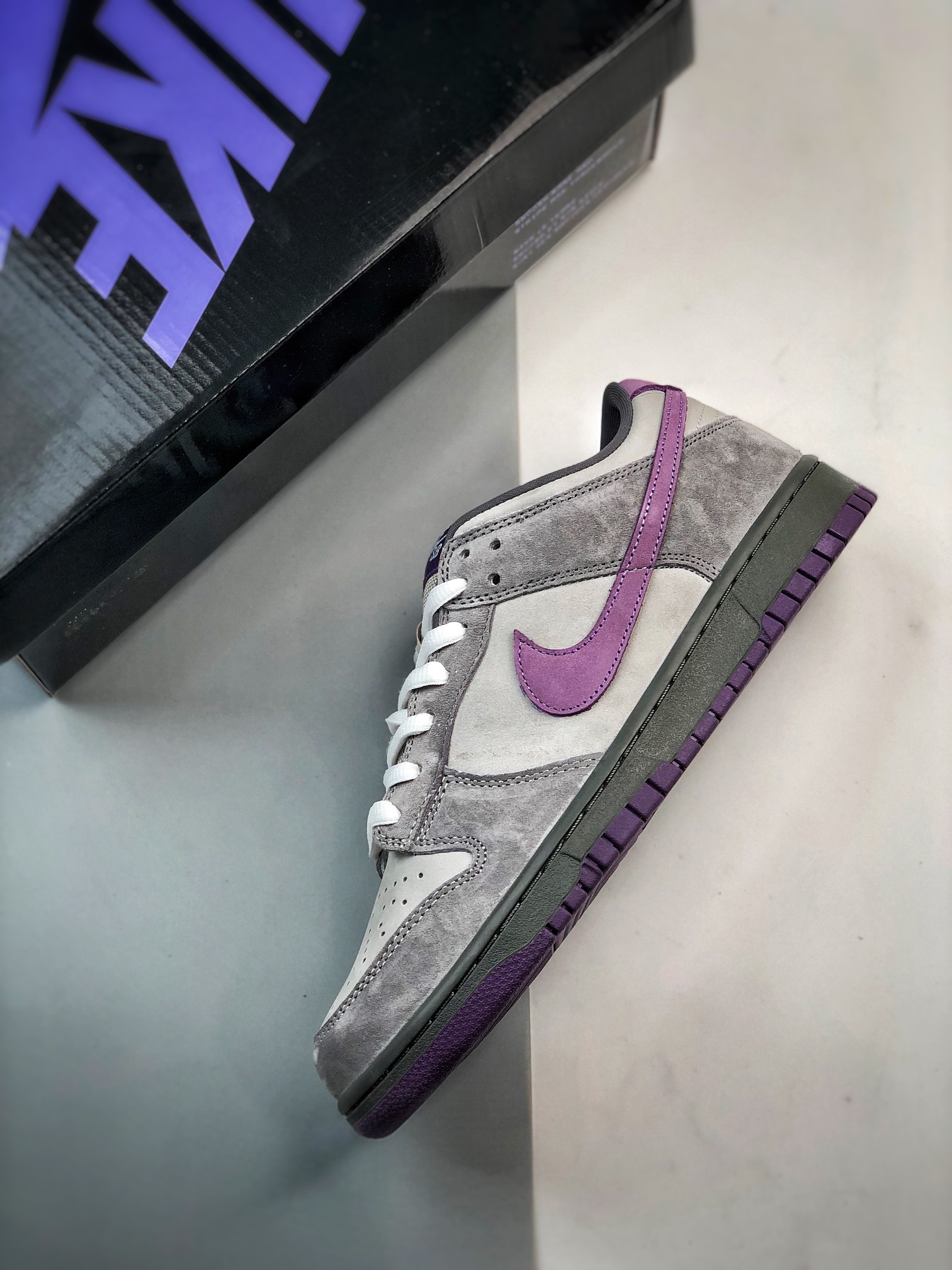NK Dunk SB Low Purple Pigeon（304292-051）