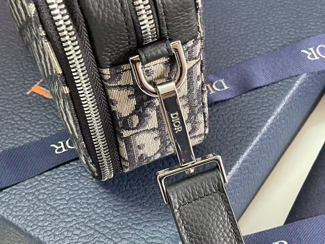 Dior Zip pouch with strap Dior Oblique Jacquard（2OBBC119YSE-H05E）