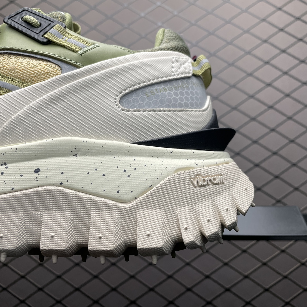 Moncler MONCLER Trailgrip Low Top Sneakers （4M00110M267121I）