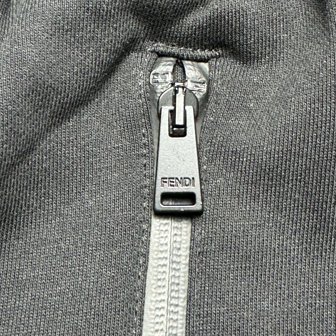 FENDI ELASTIC DRAWSTRING BERMUDA SHORTS（FAB656AN67F1KRX）