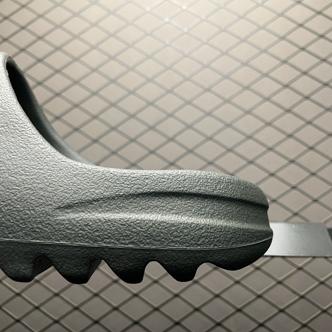 adidas YEEZY Slide "Granite"（ID4132）