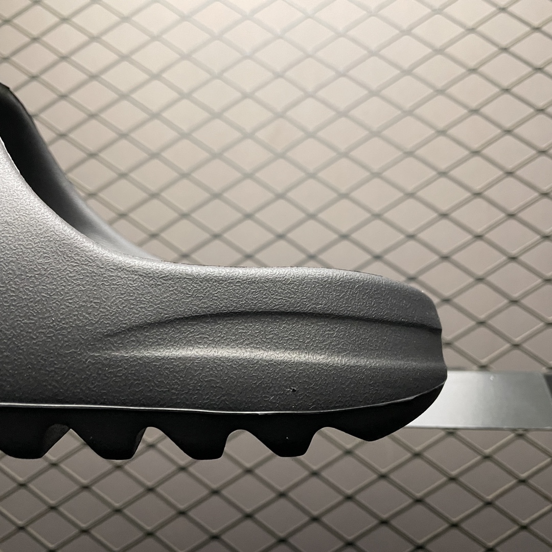 adidas YEEZY Slide "Onyx"（HQ6448）