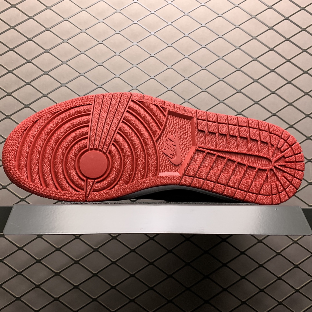 Nike Air Jordan 1 Retro High OG "Bred/Banned" (2016) (555088-001)