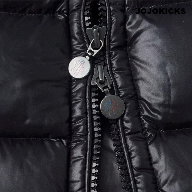 Moncler Bormes logo patch hooded vest（H20911A0021668950-999）