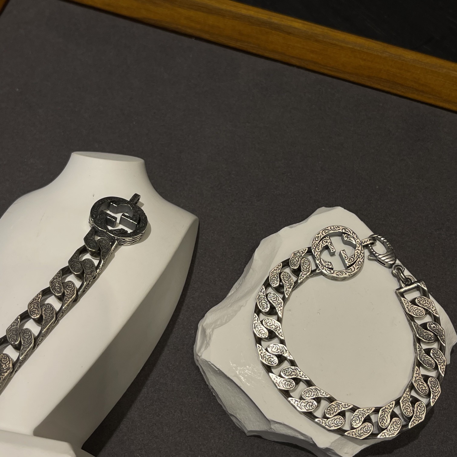 GUCCIインターロッキングG シルバー チェーンブレスレット（454285-J8400-0811）