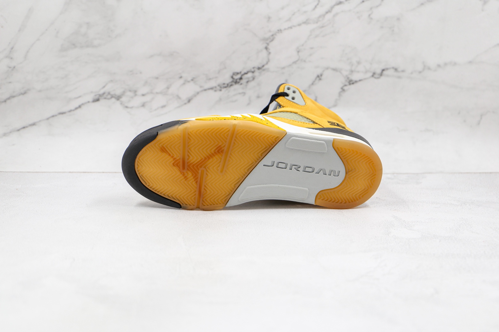 Jordan Air Jordan 5 Retro Tokyo T23 basketball shoes (454783-701)