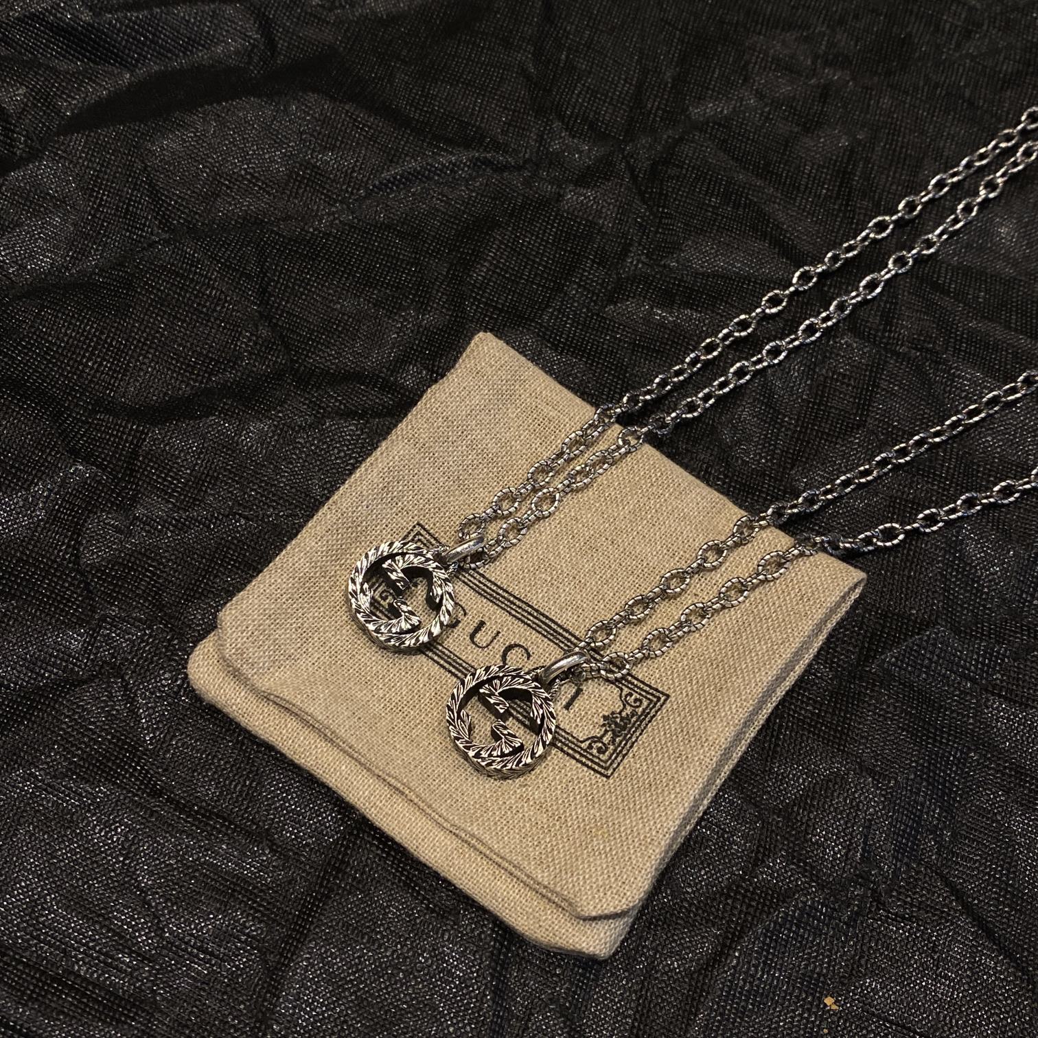 GUCCI グッチ  メンズ レディース インターロッキングG ペンダント（455307-J8400-0811）