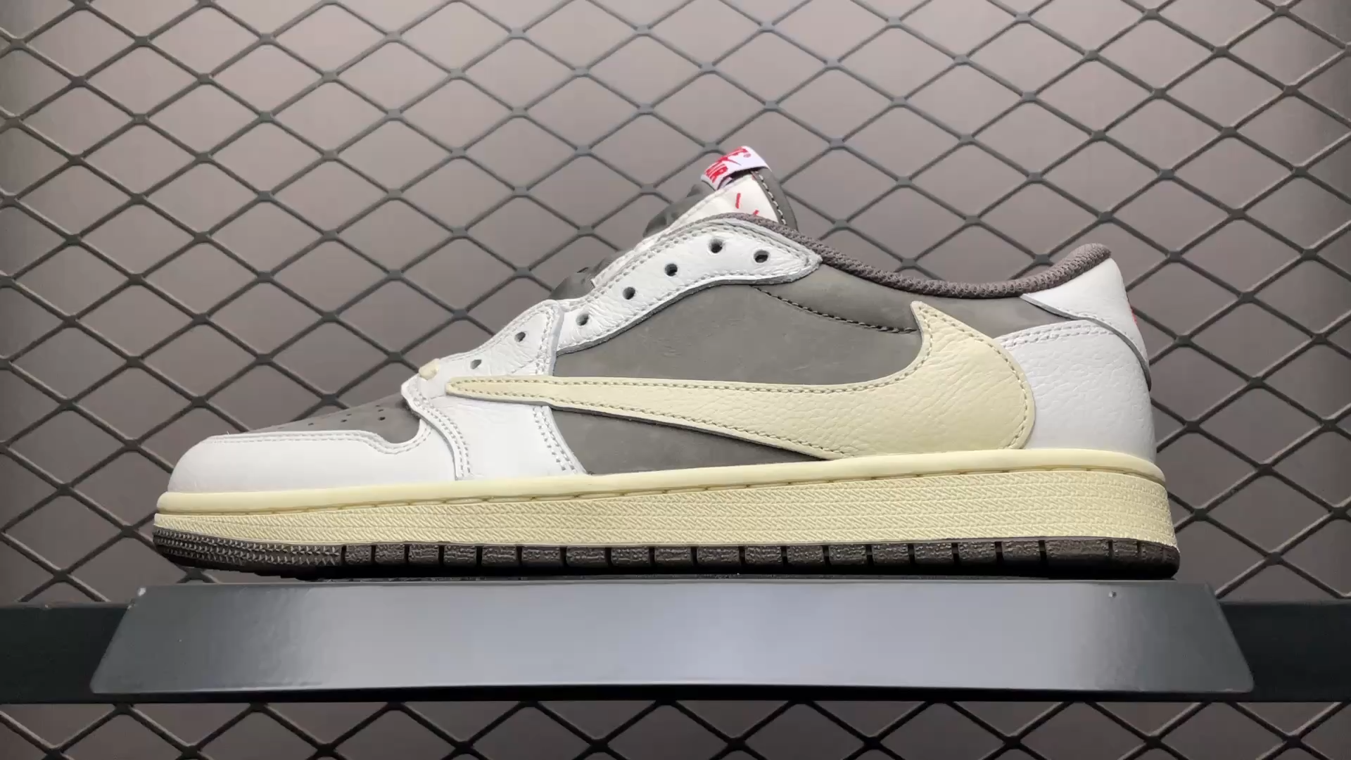 Travis Scott × Nike Air Jordan 1 Low OG SP Travis Scott × Nike Air Jordan 1 Low OG SP