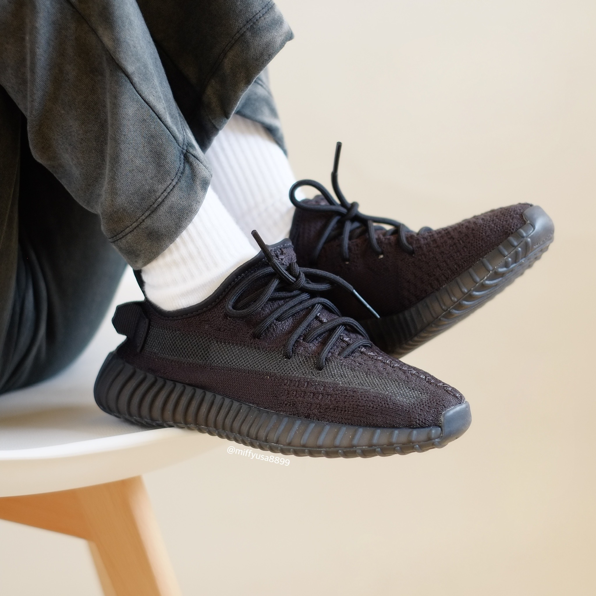 Adidas Yeezy Boost 350 V2 Onyx 黑武士【HQ4540】