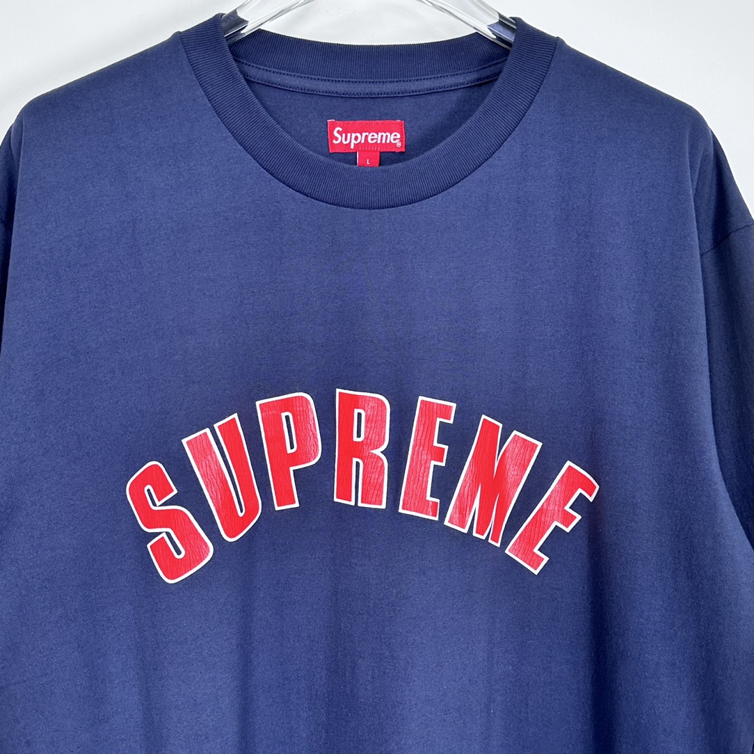 Supreme Cracked Arc S/S Top "Navy"（SUP-SS24-055-2）