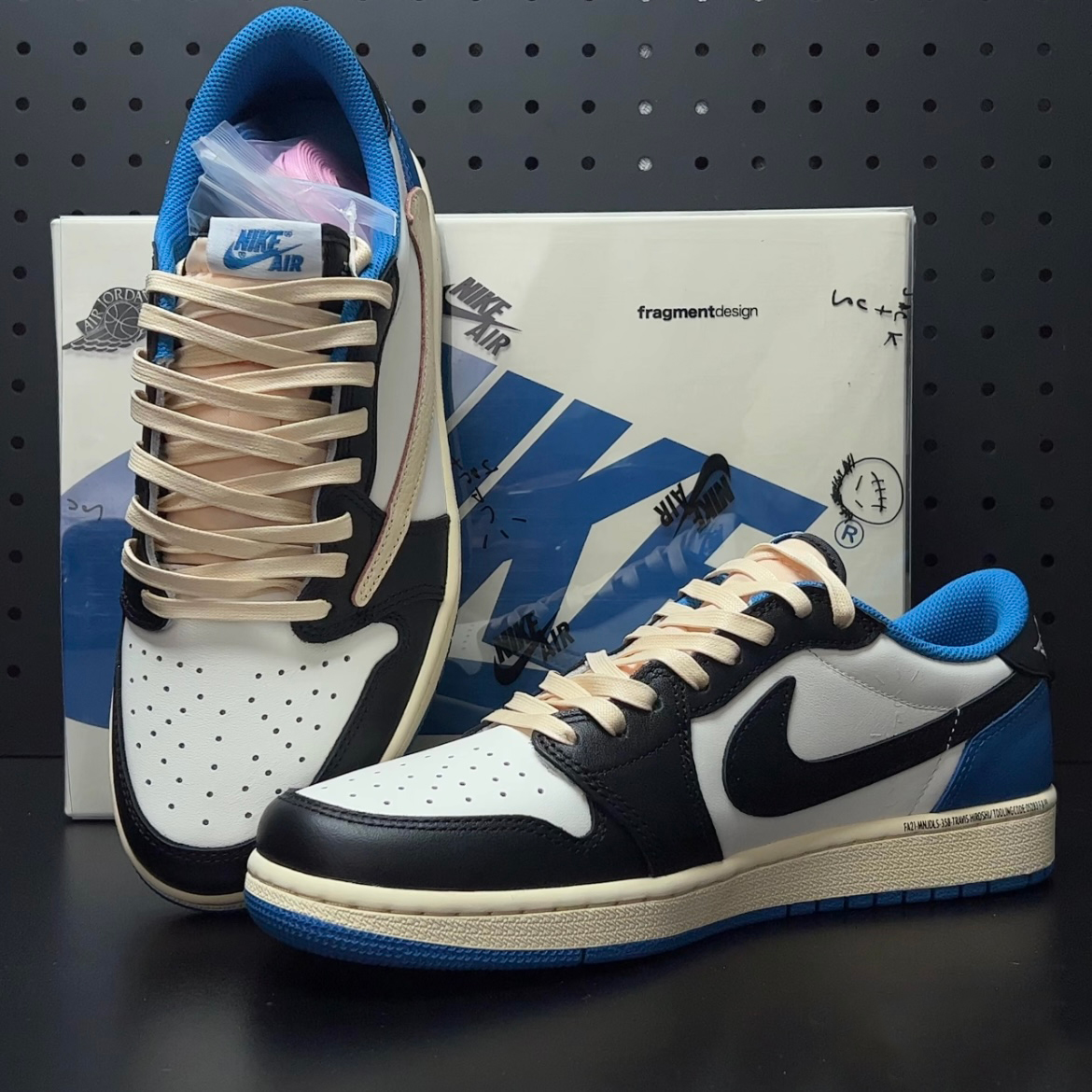 Travis Scott × Fragment × Nike Air Jordan 1 Low OG SP "Military Blue"（DM7866-140）