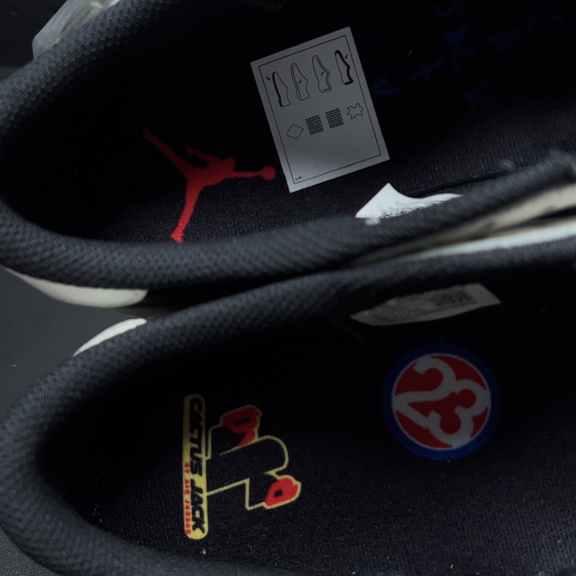 Travis Scott × Nike WMNS Air Jordan 1 Low OG "Medium Olive" (DZ4137-106)