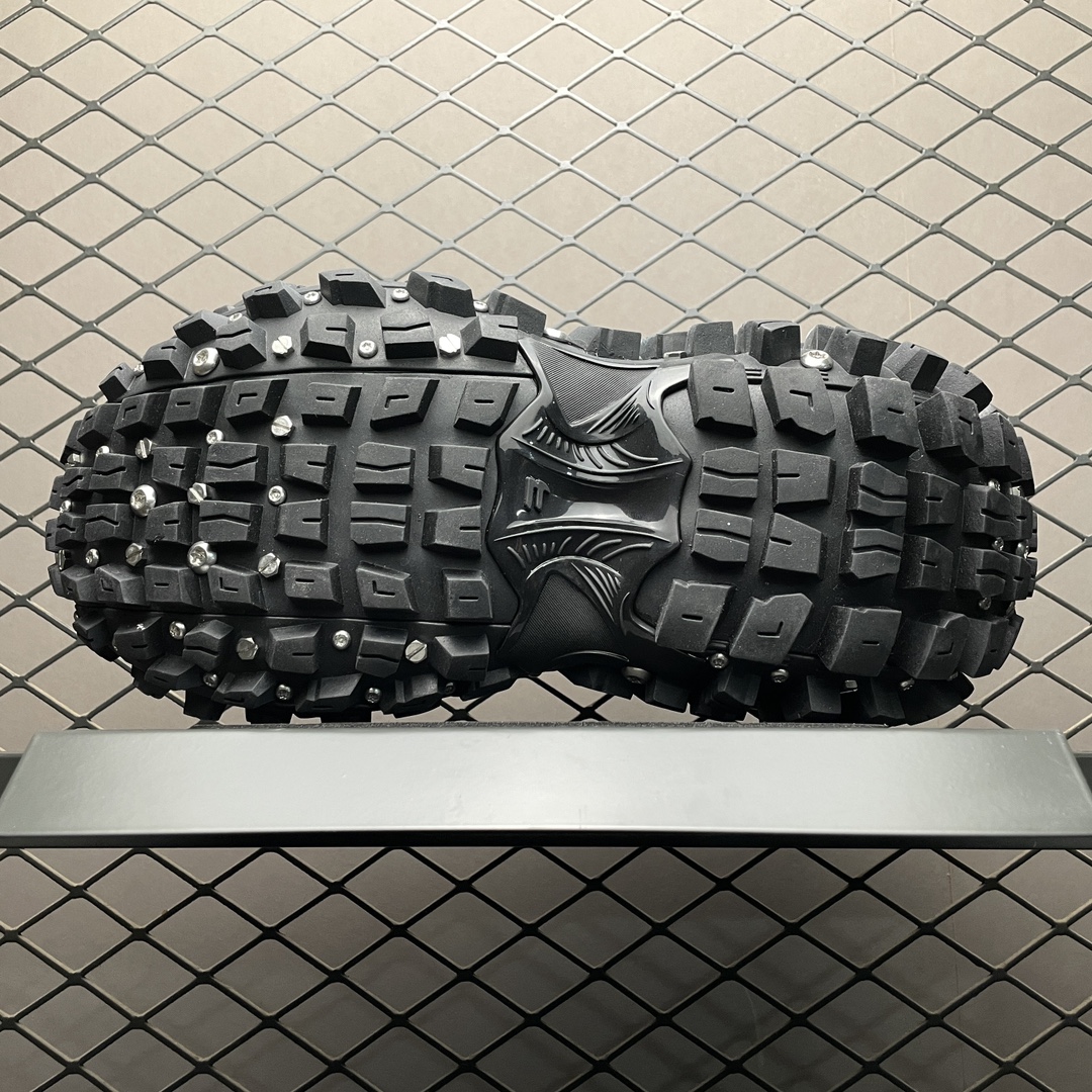 BALENCIAGA Bouncer (Defender) Screw Sneaker With Piercings"Black"（685613W2RAG1081）