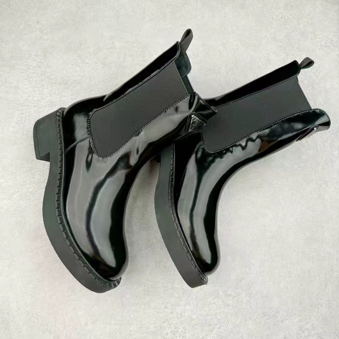 PRADA  Brushed leather booties（1U749M_B4L_F0002_F_B055）