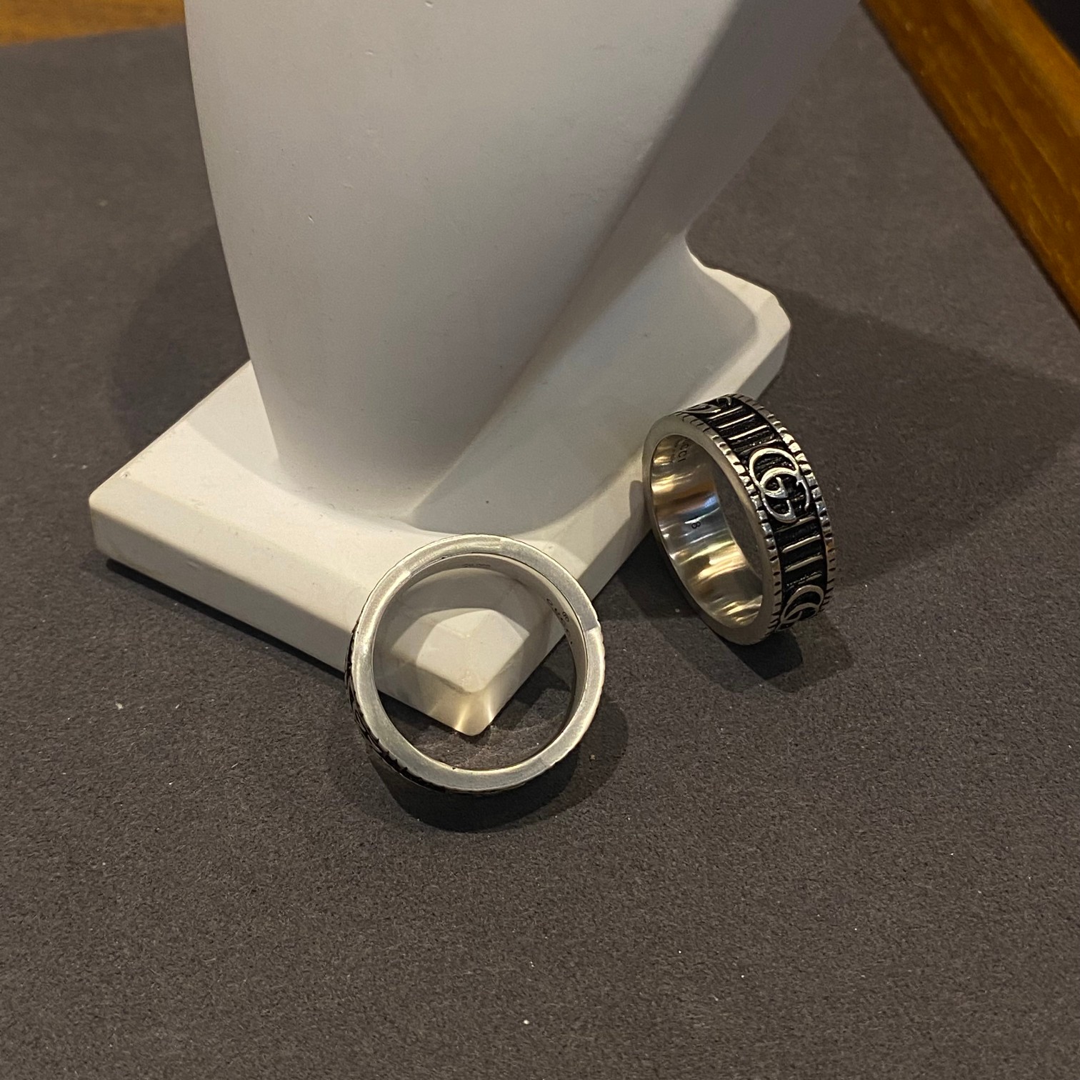 GUCCI グッチ リング ダブルG シルバー 銀 ブラック 黒 （551899-J8400-0811）