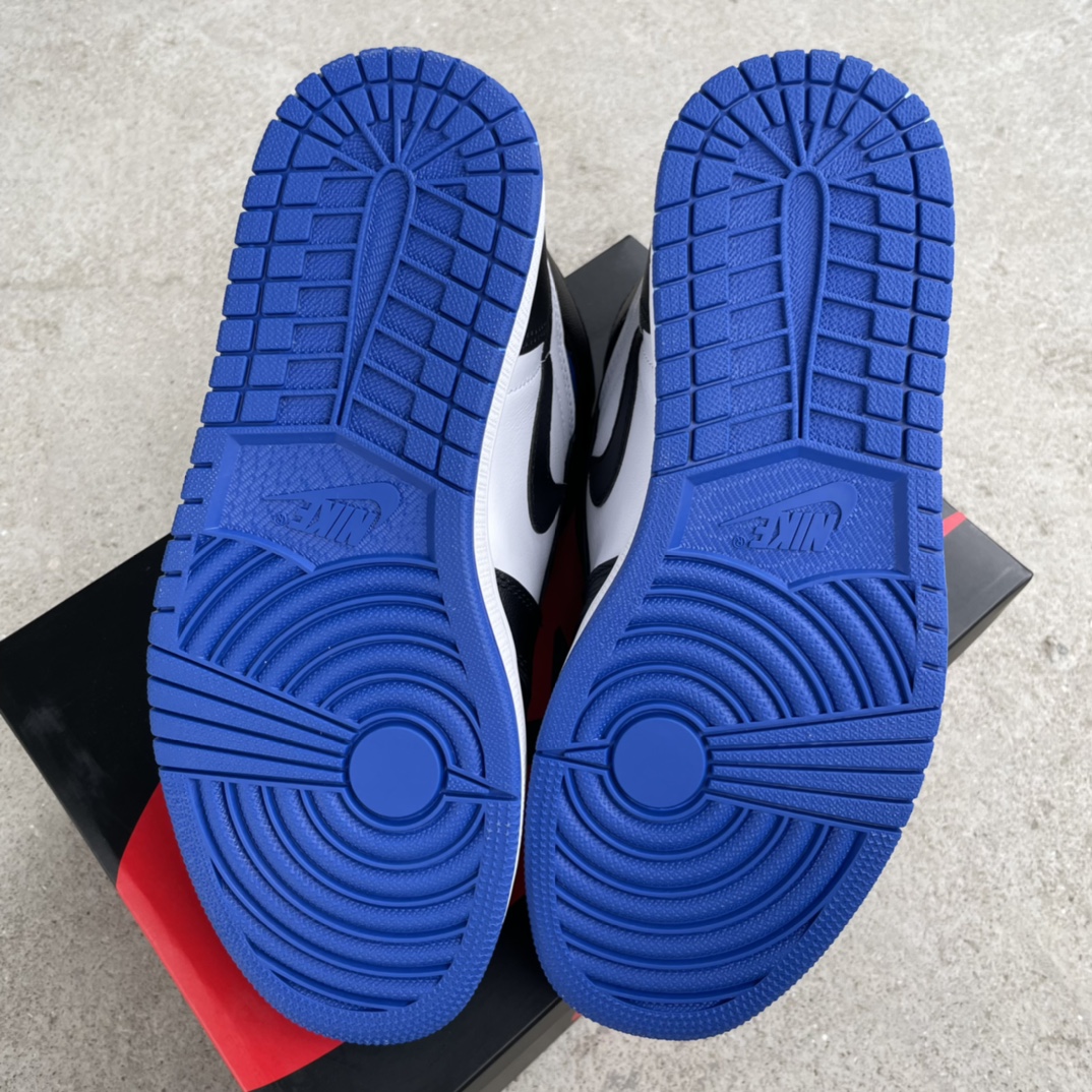 Nike Air Jordan 1 Retro High OG "Royal Toe" (555088-041)
