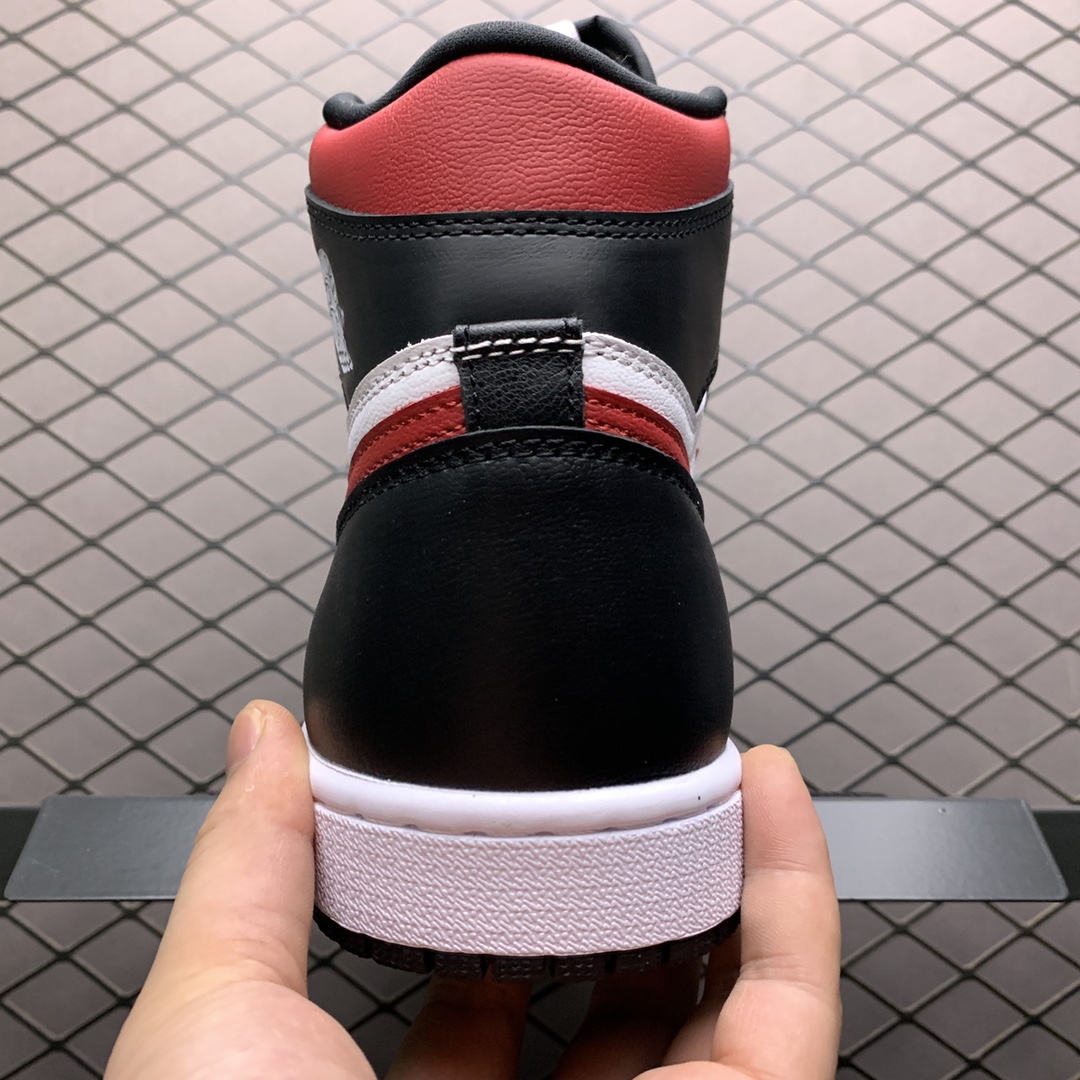 Nike Air Jordan 1 Retro High "Black/White/Sail/Gym Red" (555088-061)