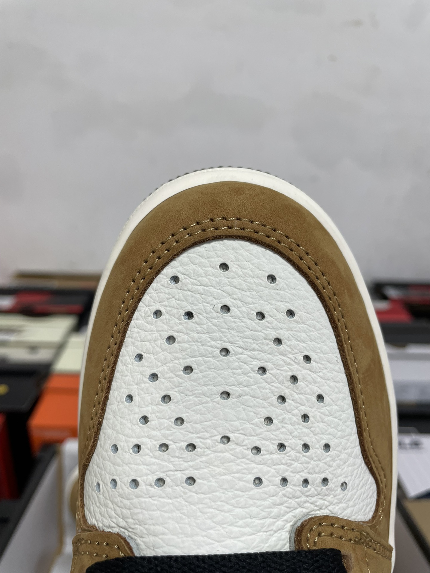 Nike Air Jordan 1 RETRO High "Rookie of The Year" (555088-700)