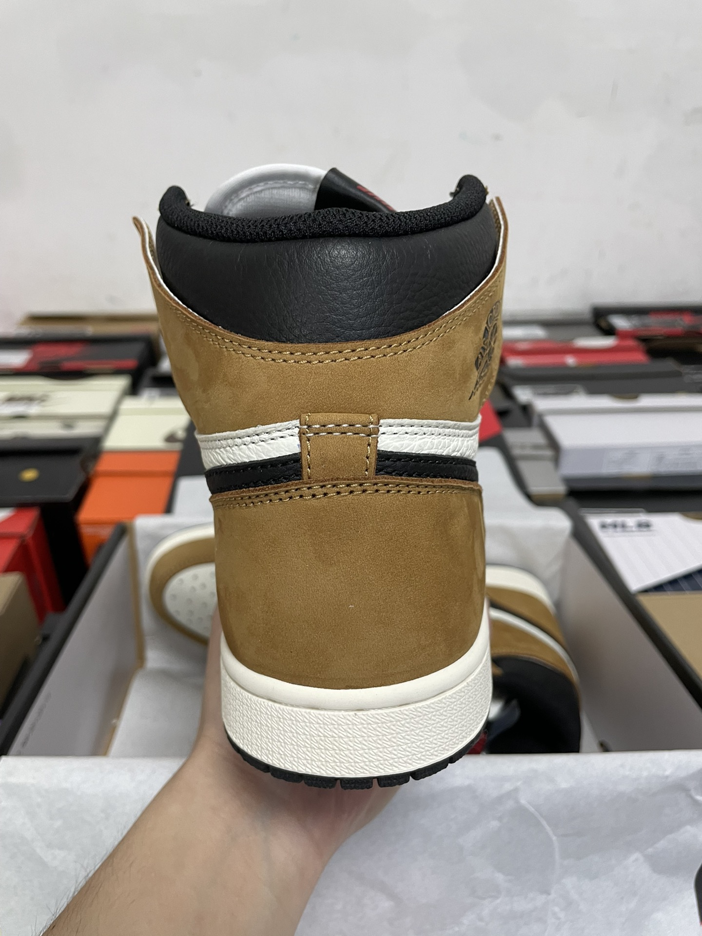 Nike Air Jordan 1 RETRO High "Rookie of The Year" (555088-700)