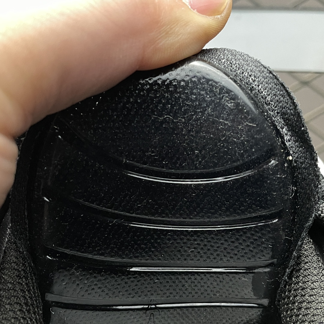 Balenciaga Track 2 Open Sneaker"black and white"（568614W2GN31090）