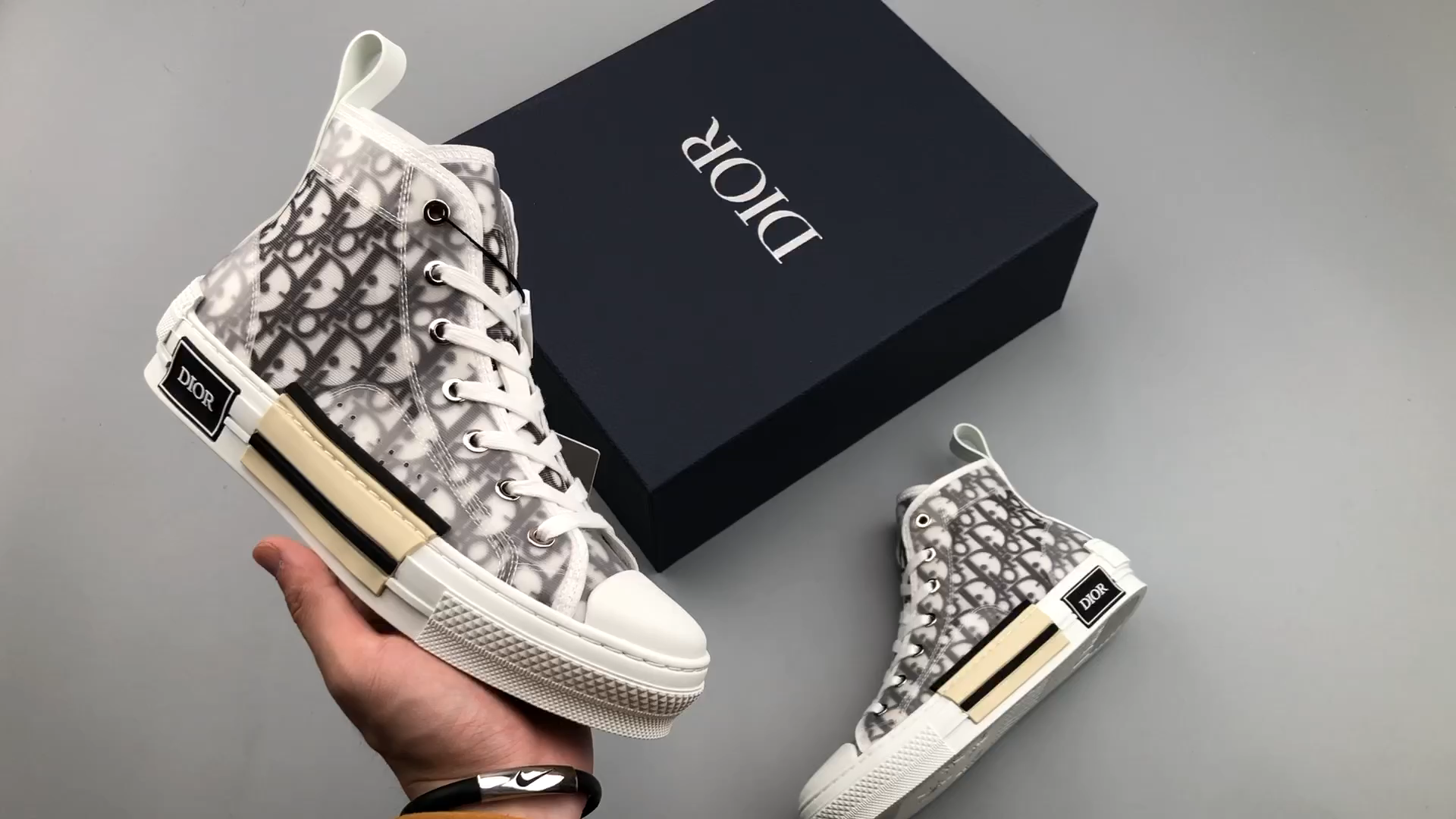 Dior B23 High Top Sneaker Dior Oblique Canvas