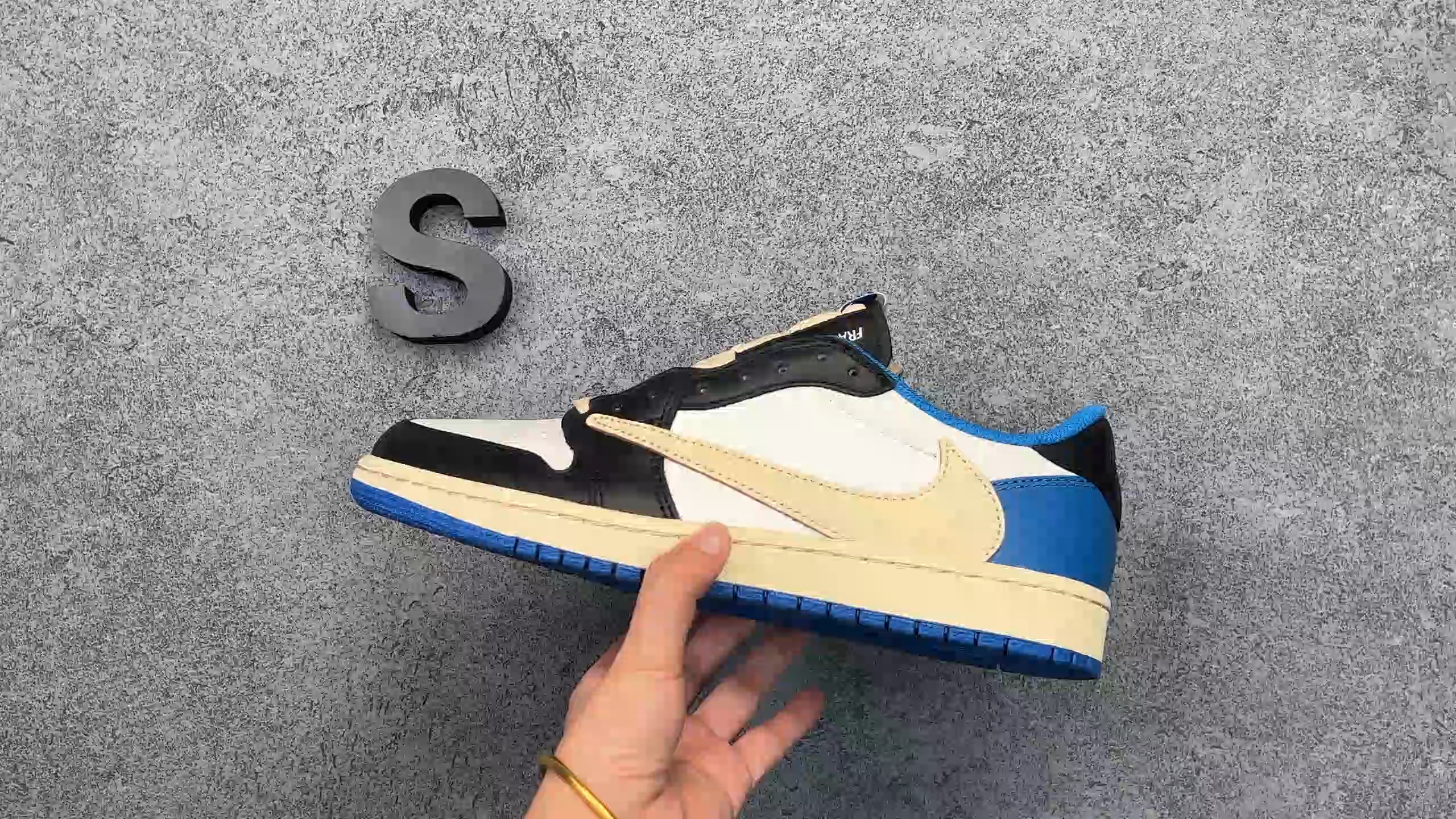 Travis Scott × Fragment × Nike Air Jordan 1 Low OG SP 