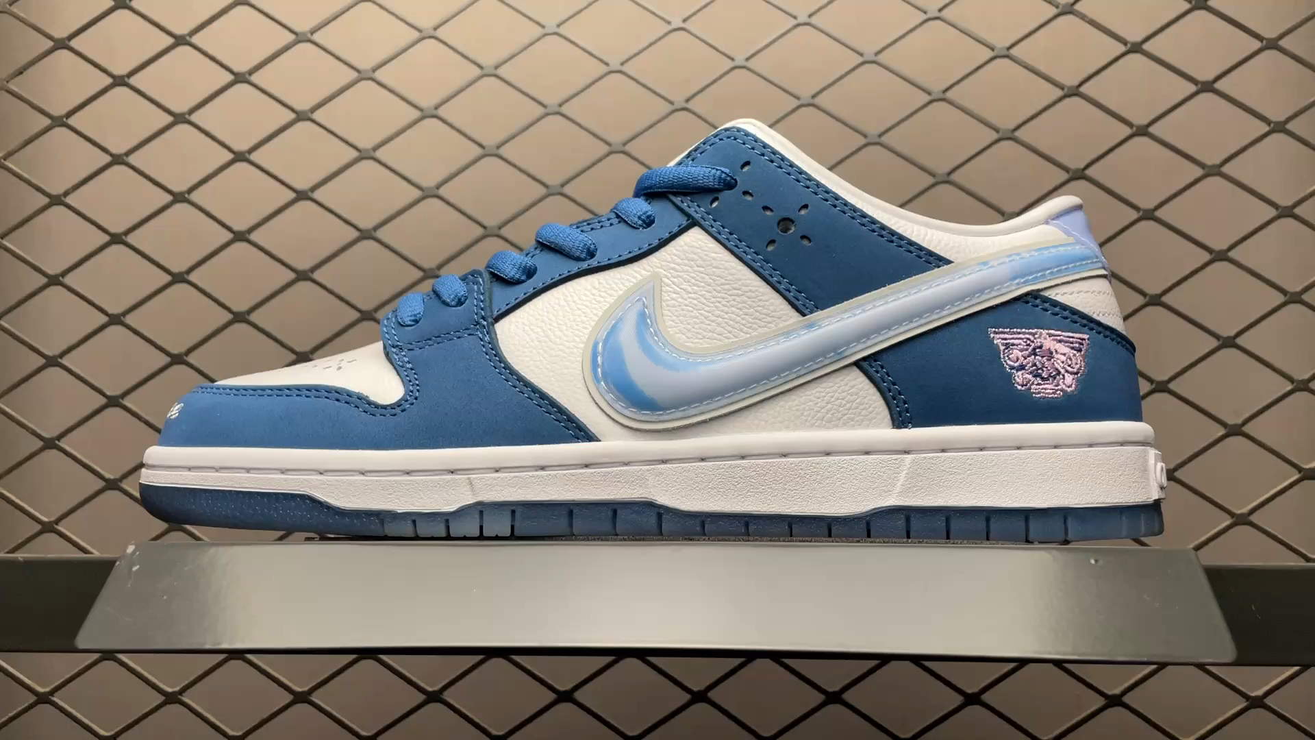 Supreme × Nike SB Dunk Low OG QS Supreme × Nike SB Dunk Low OG QS
