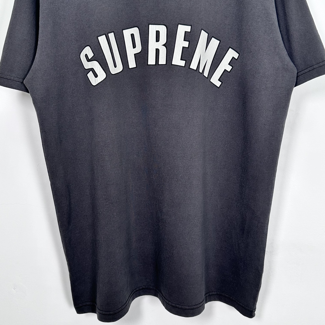 Supreme Cracked Arc S/S Top "Black"（SUP-SS24-055）