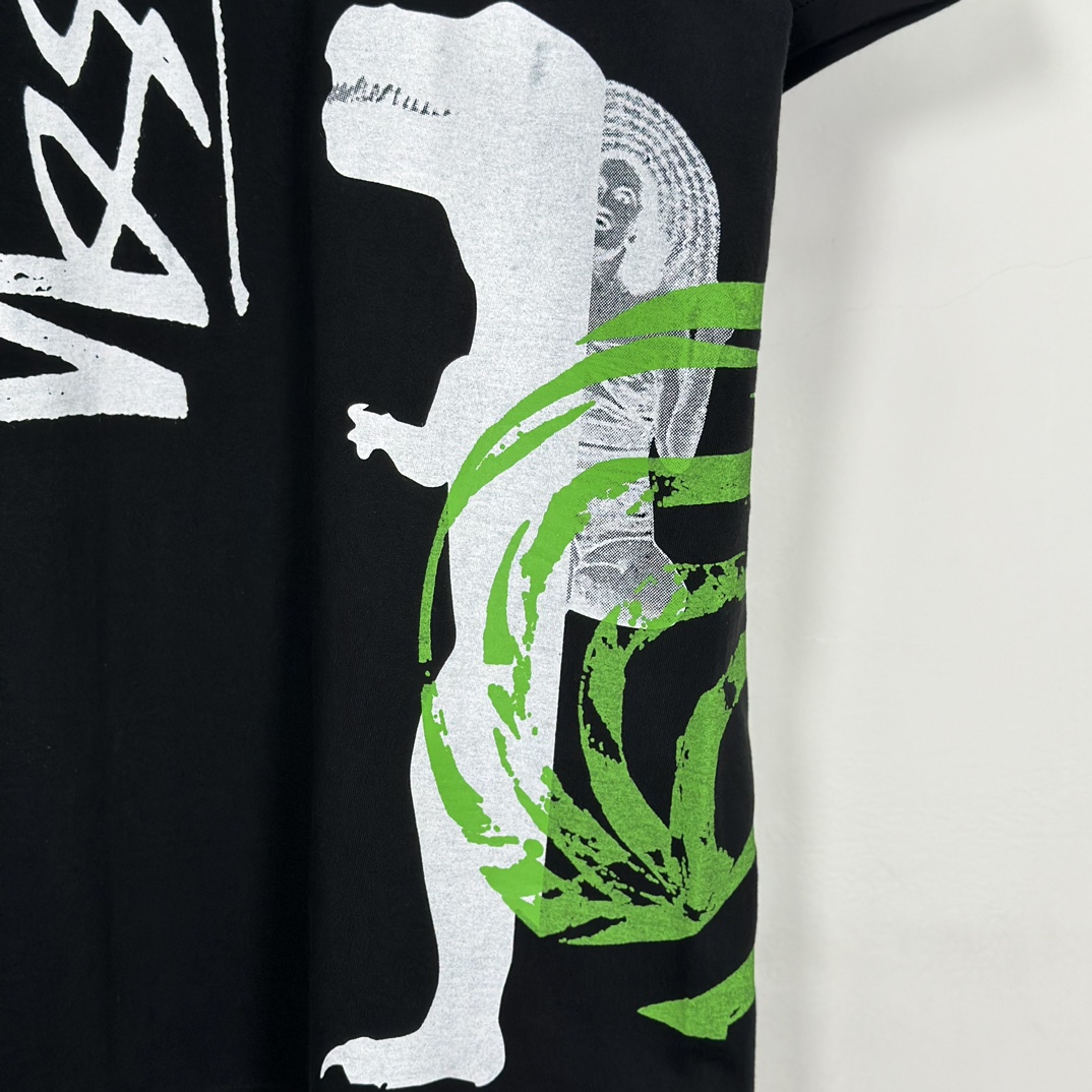 Stussy David Carson Dino Tee 'White'（3903910-1）