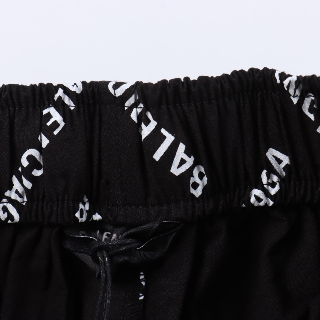 BALENCIAGA  Logo cotton shorts shorts（719975TPLA41070）