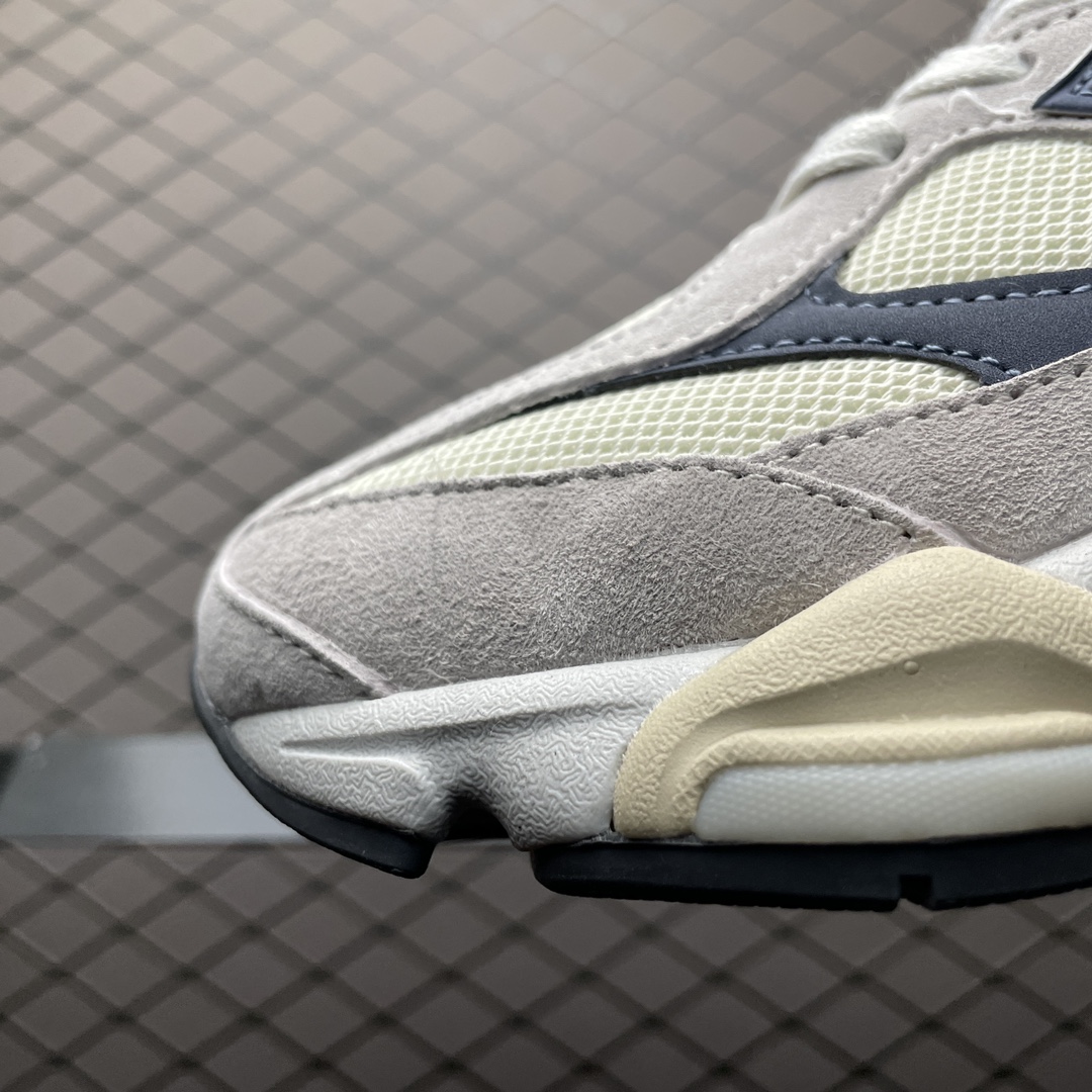 New Balance 9060  (U9060EEB )