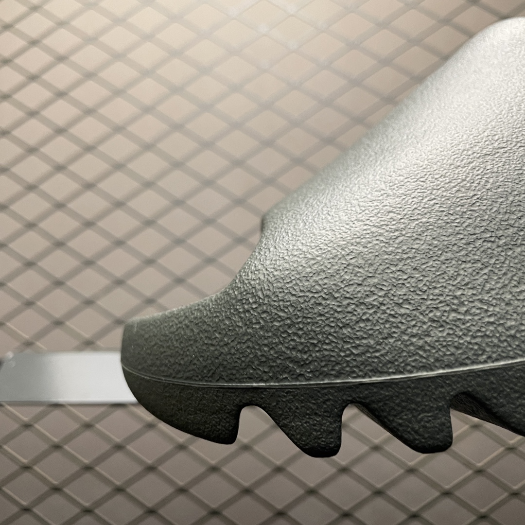 adidas YEEZY Slide "Granite"（ID4132）