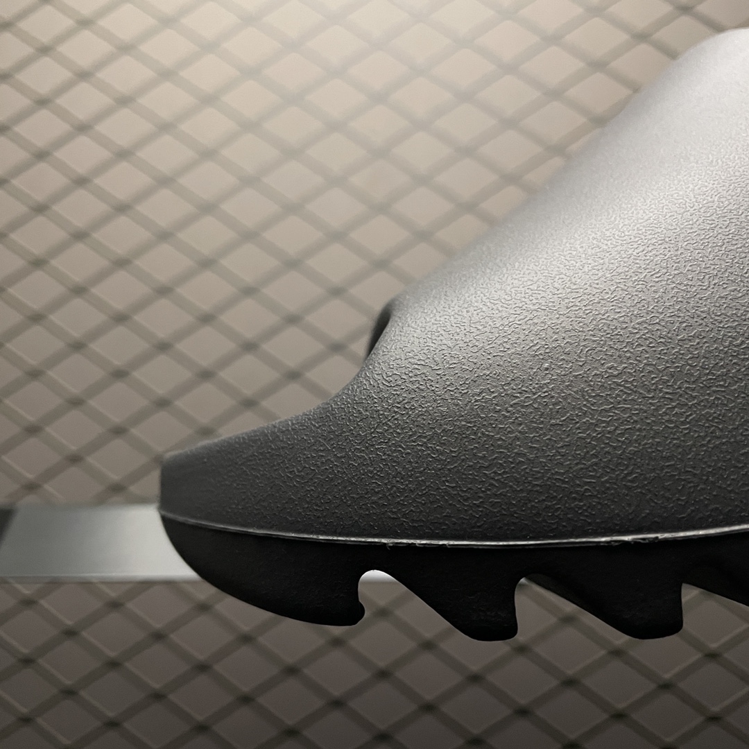 adidas YEEZY Slide "Onyx"（HQ6448）