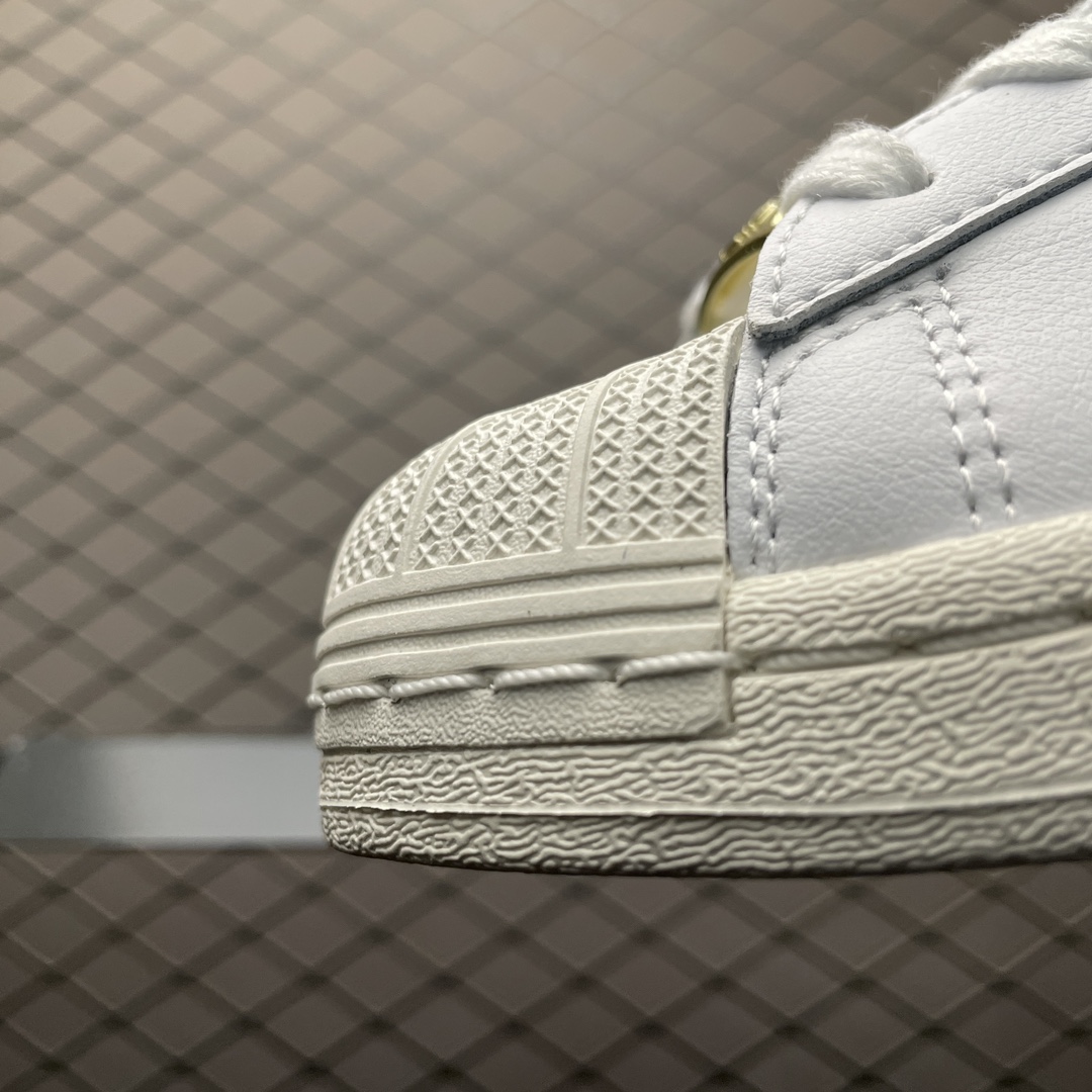 adidas Originals Superstar "Footwear White/Core Black/Gold Metallic"（IF3637）