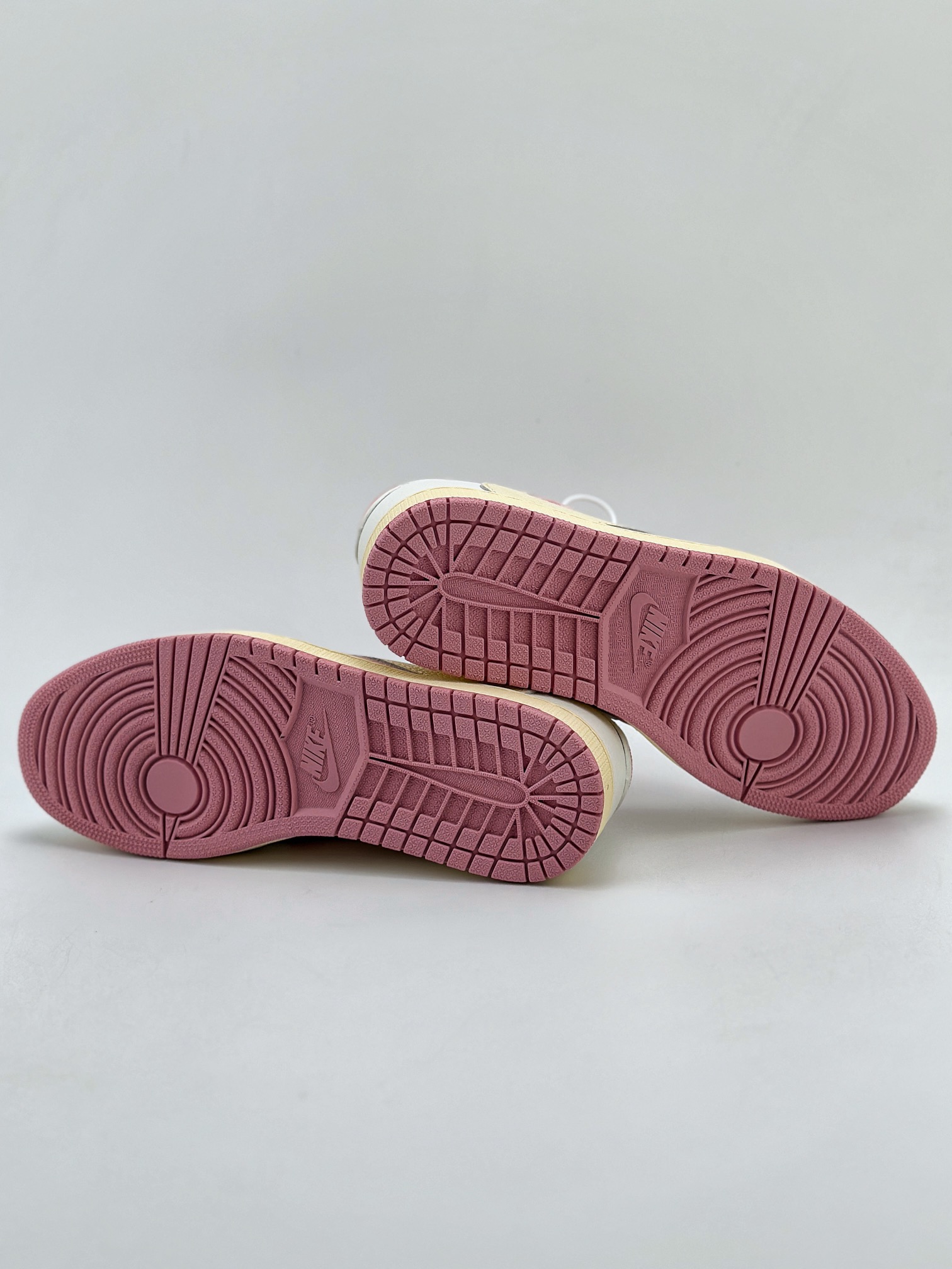 Travis Scott × Nike Air Jordan 1 Low OG SP ‘Pink White’(DM7866)