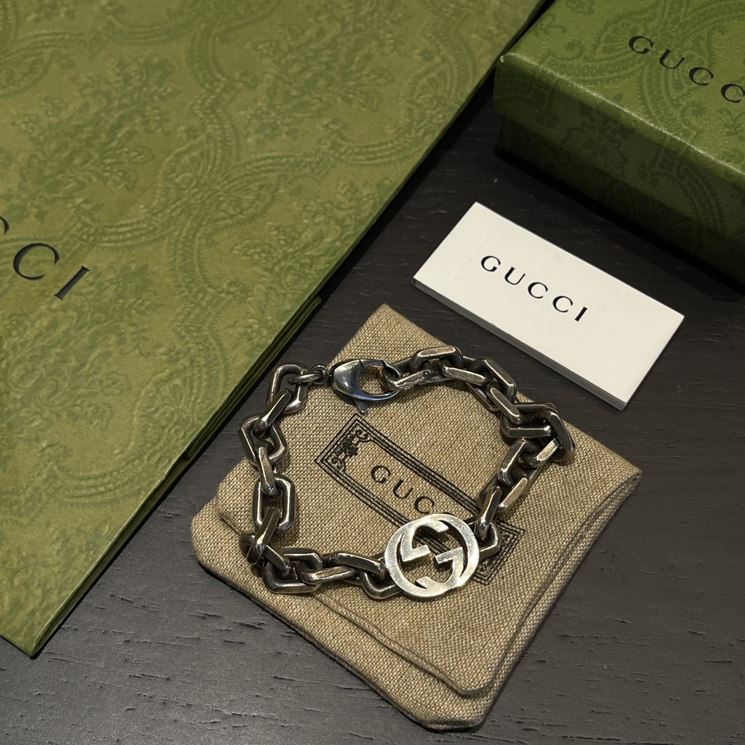 GUCCIインターロッキングG ブレスレット（620798-J8400-0811）