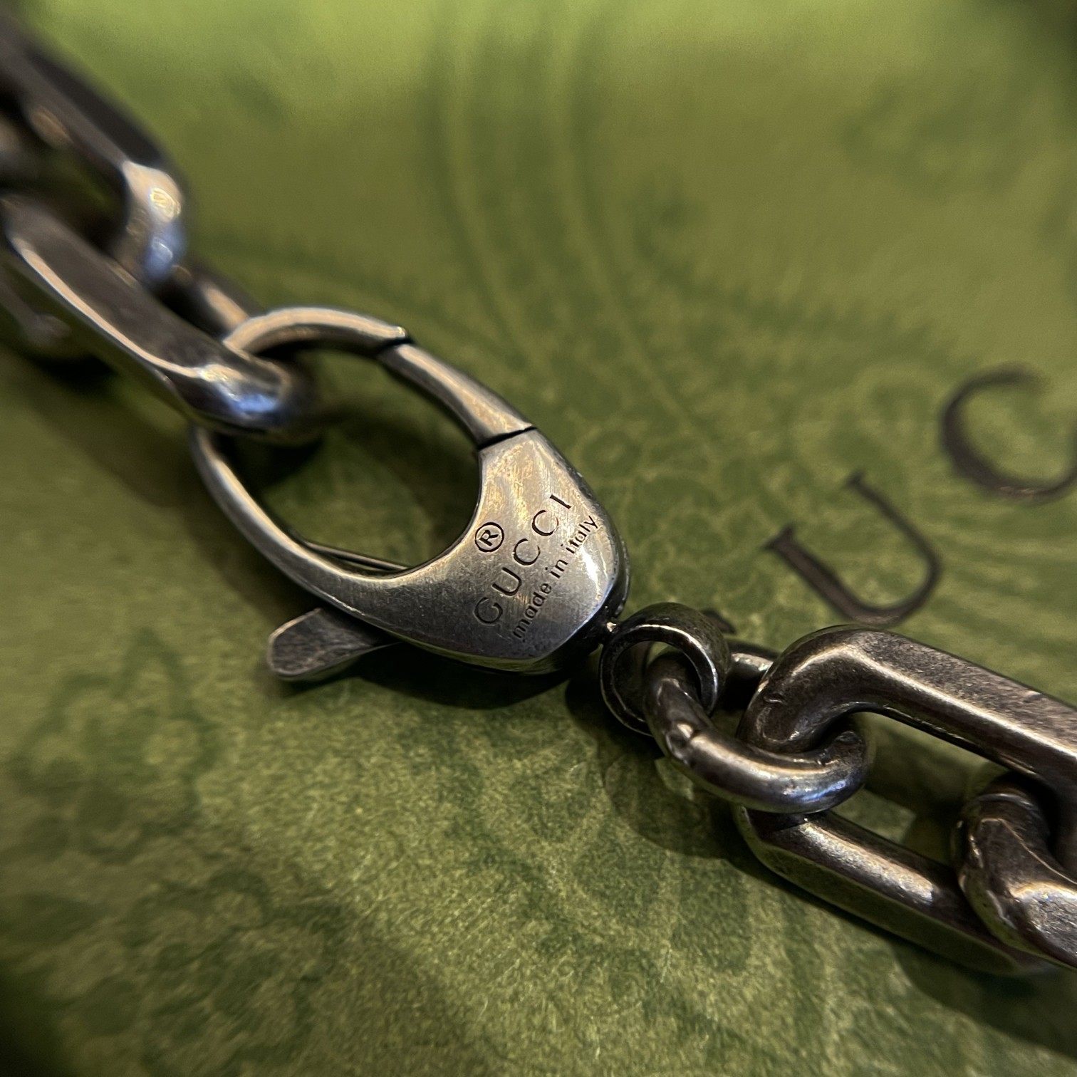 GUCCIインターロッキングG ブレスレット（620798-J8400-0811）